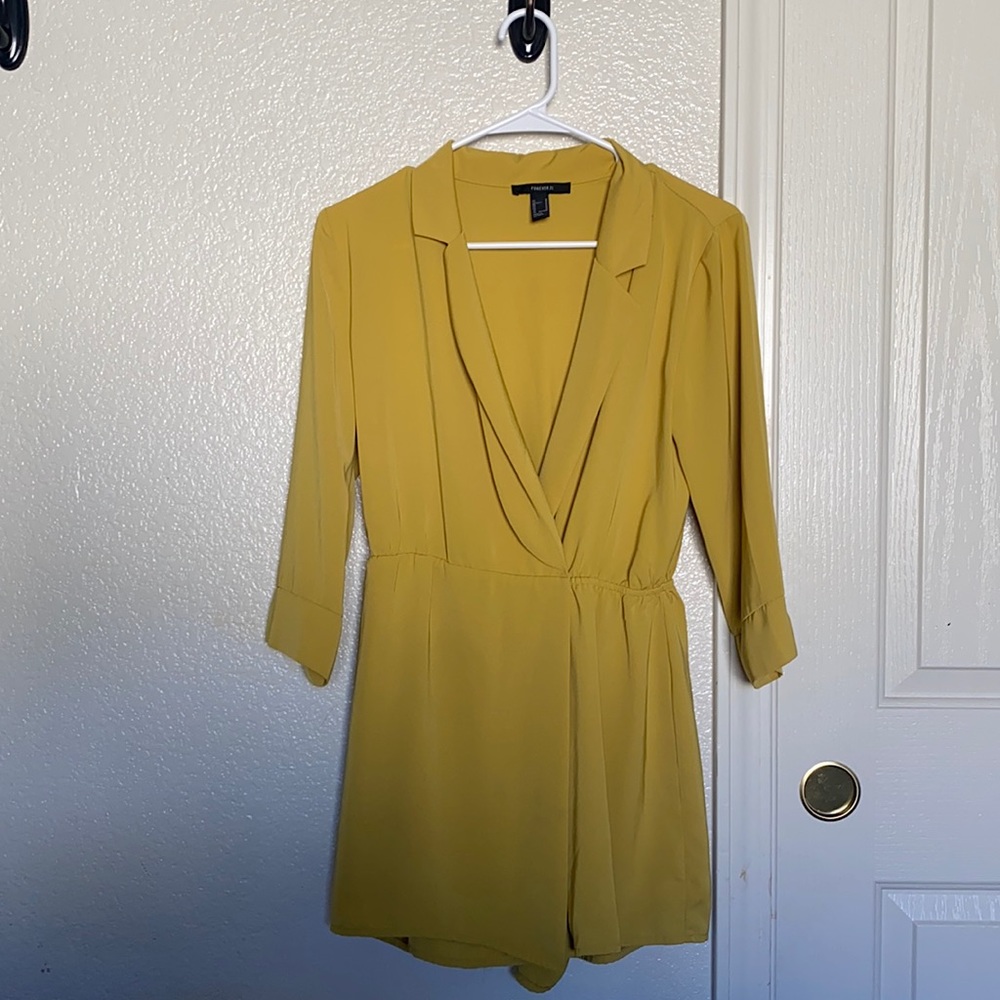 Forever 21 . Yellow romper